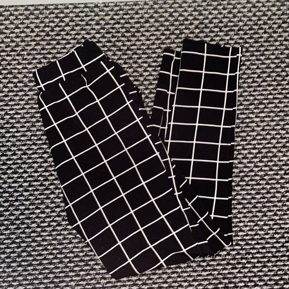 Plaid Leggings with Pockets